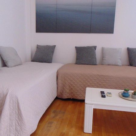 Lovely Equipped Apartment In Kallithea Athens Exterior photo